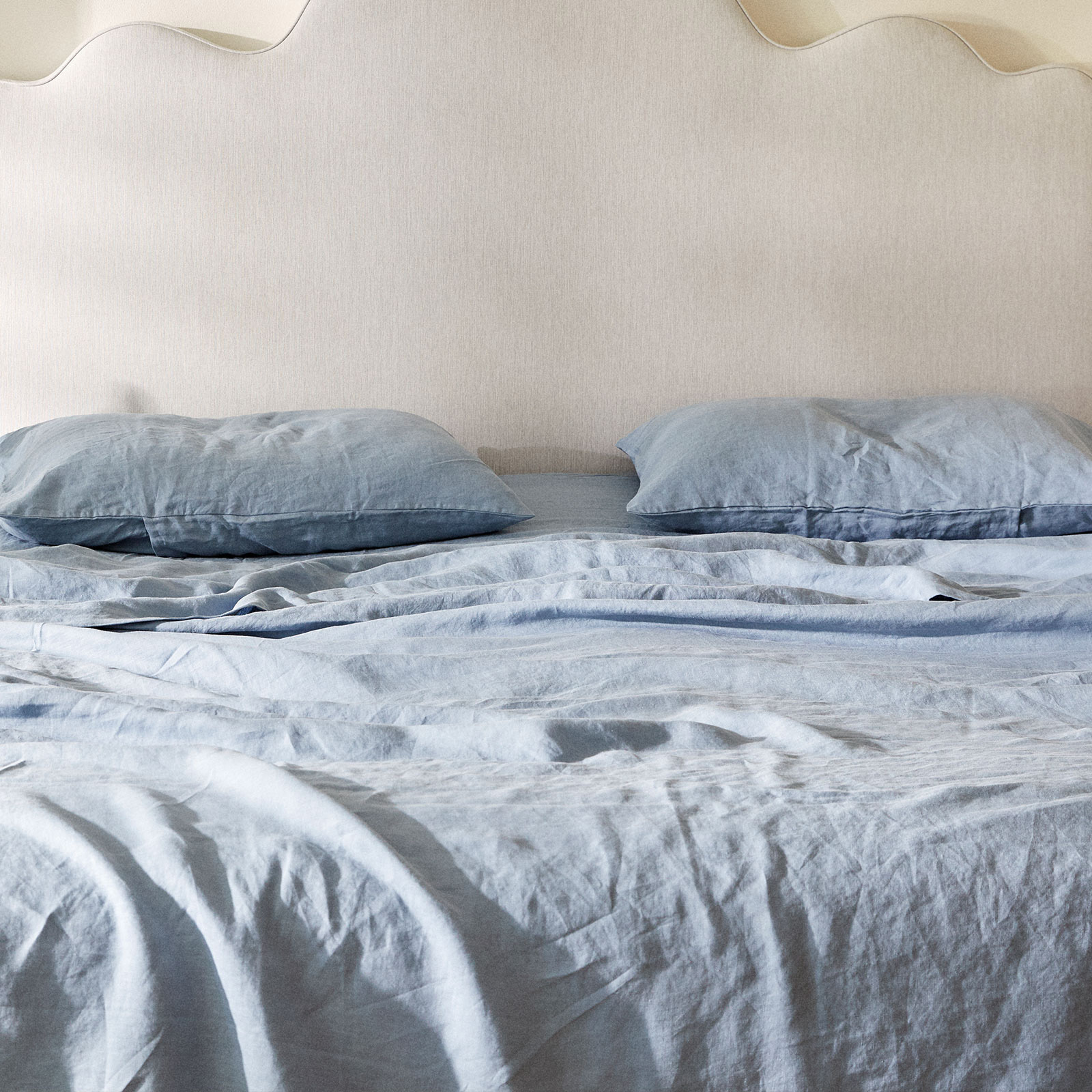100% pure French linen Sheet Set in Marine Blue