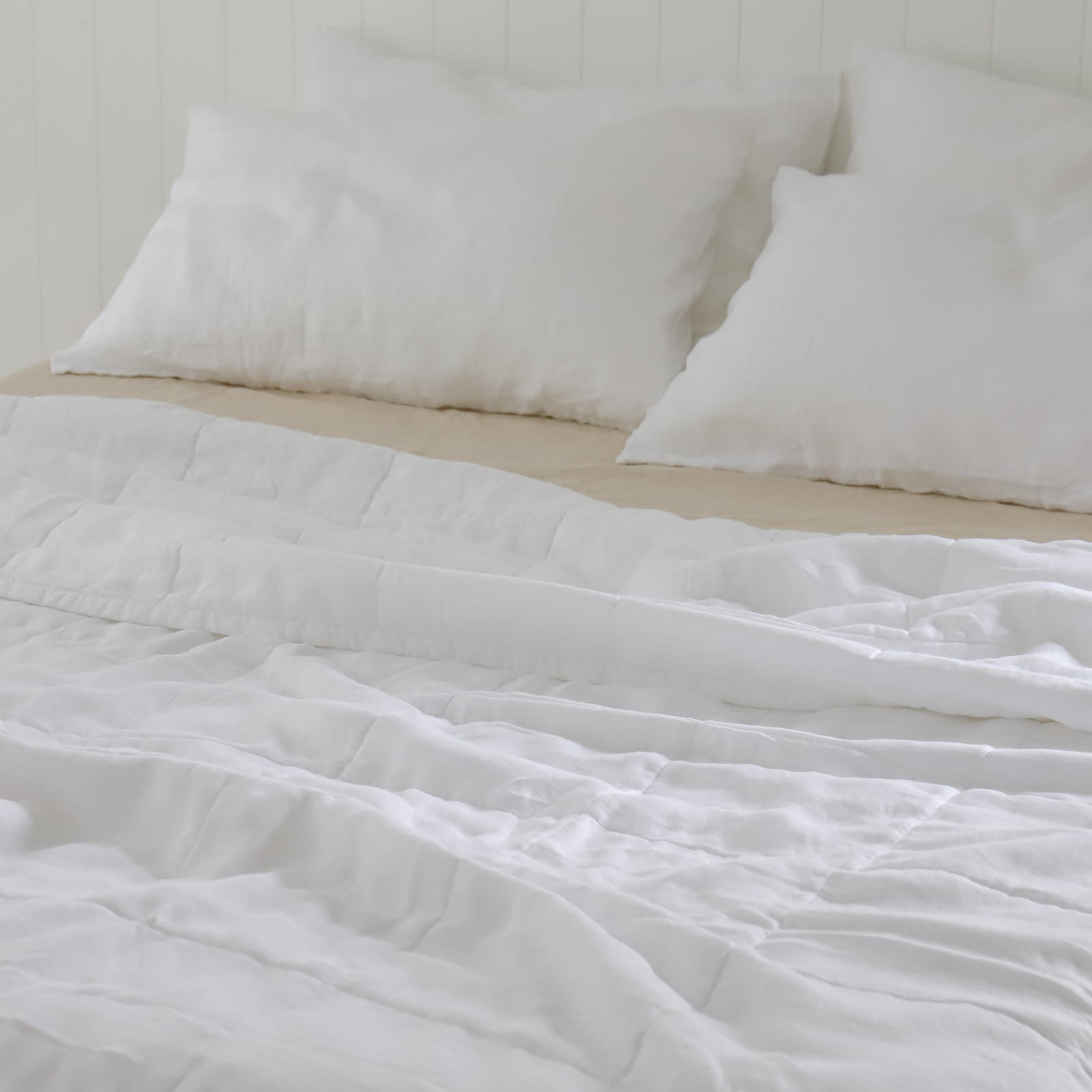 QUEEN / KING French linen Quilted Coverlet White