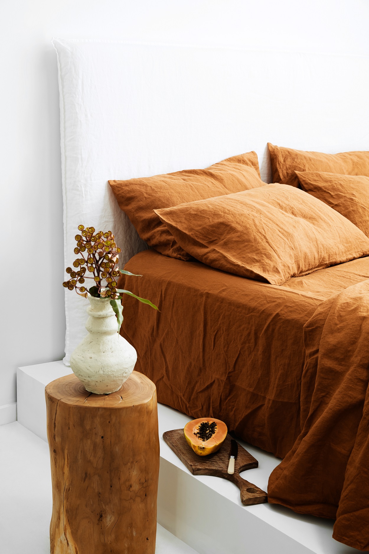 Linen bedding in the colour Ochre 